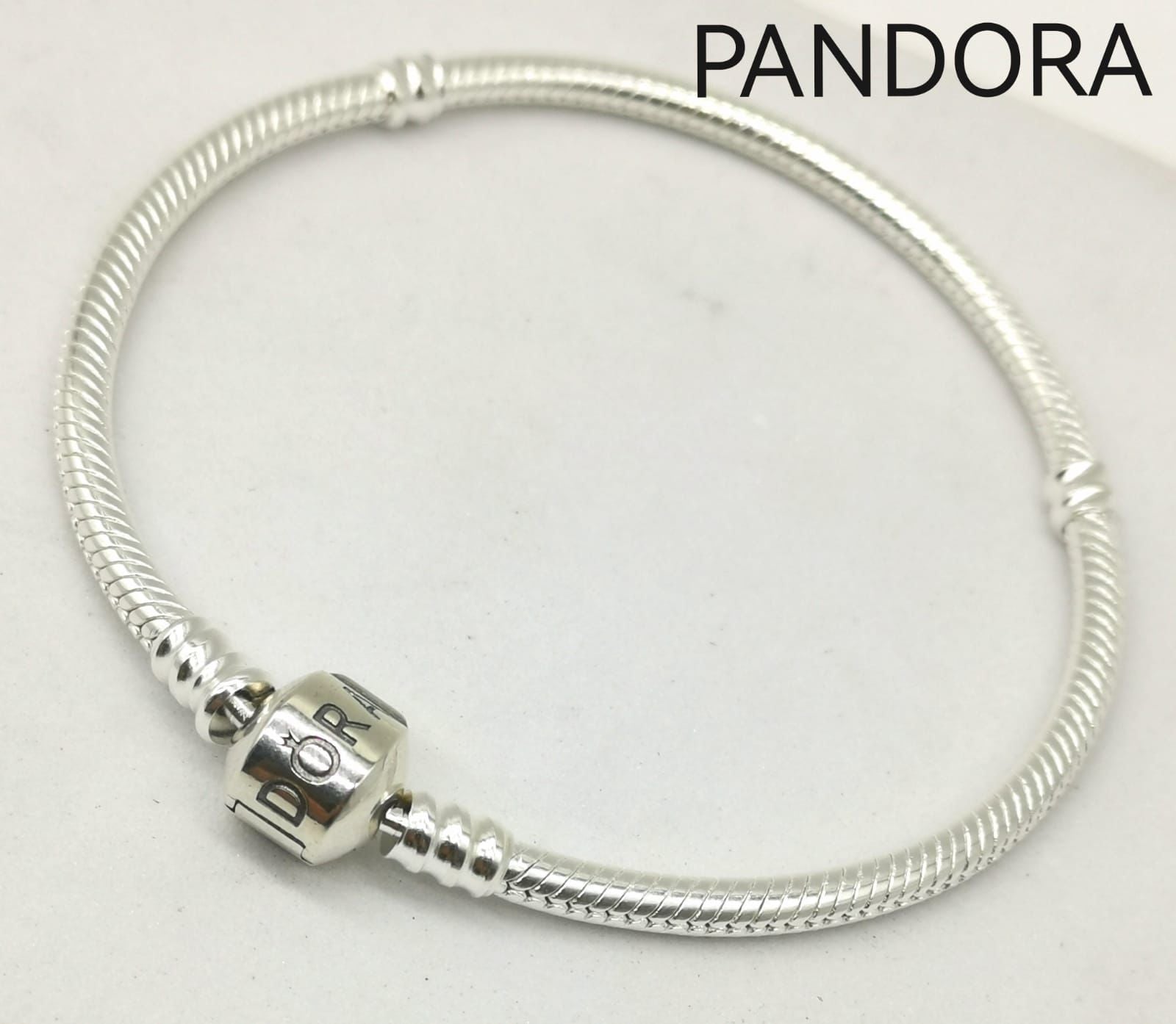 Pulsera Moments Pandora Broche Barril